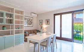 Blitz Apartment - Regarda Travel